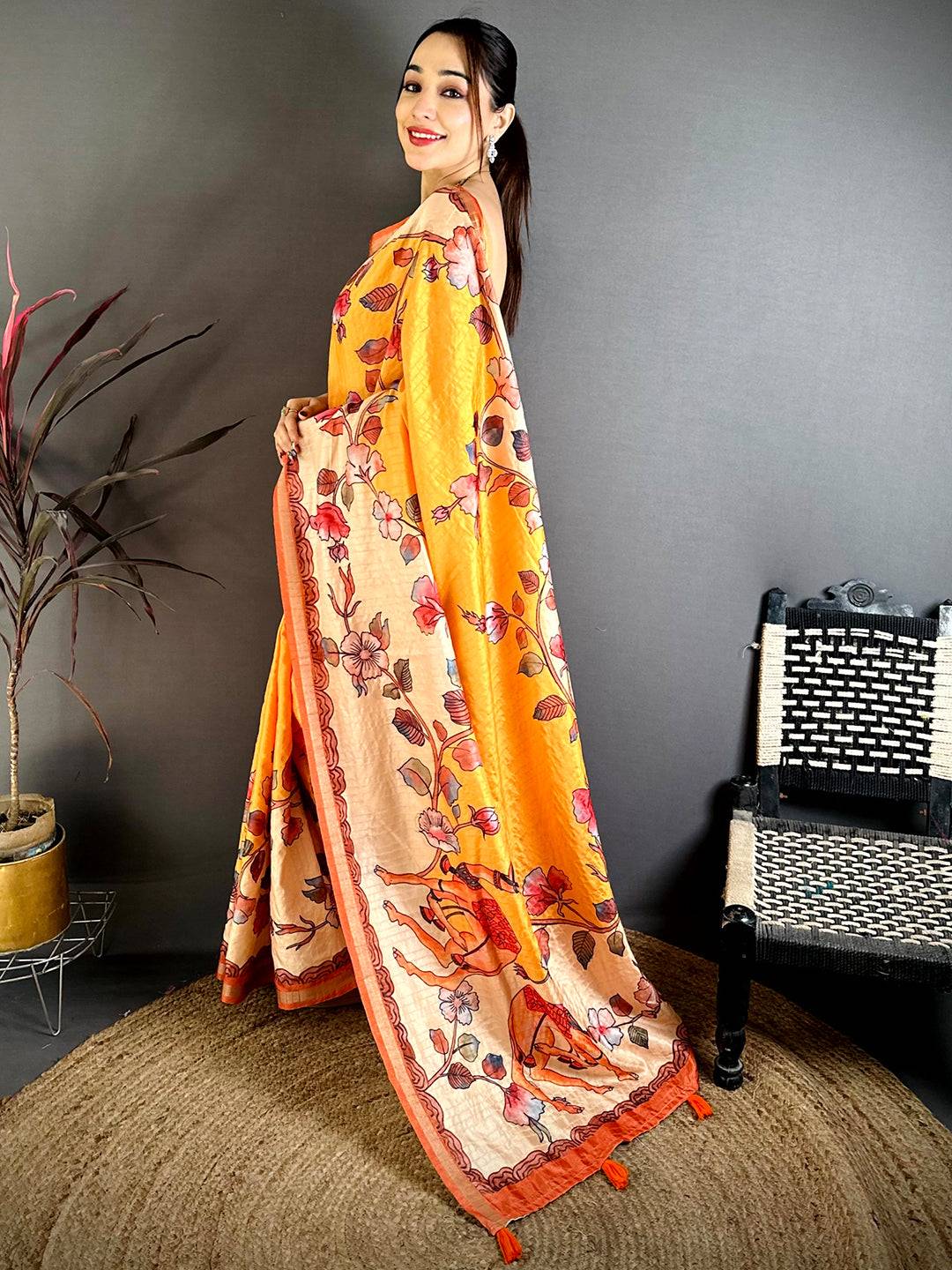 Artistic Kalamkari Art Print Saree - Image 3