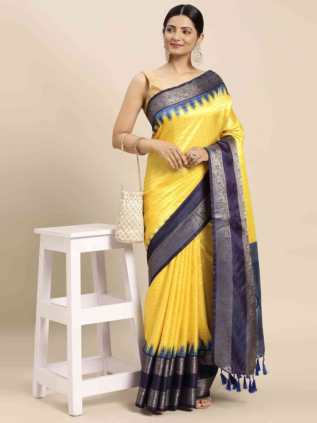 Banarasi Soft Silk Gadwal Pattu Zari Weaving Party Wear Saree - Image 4