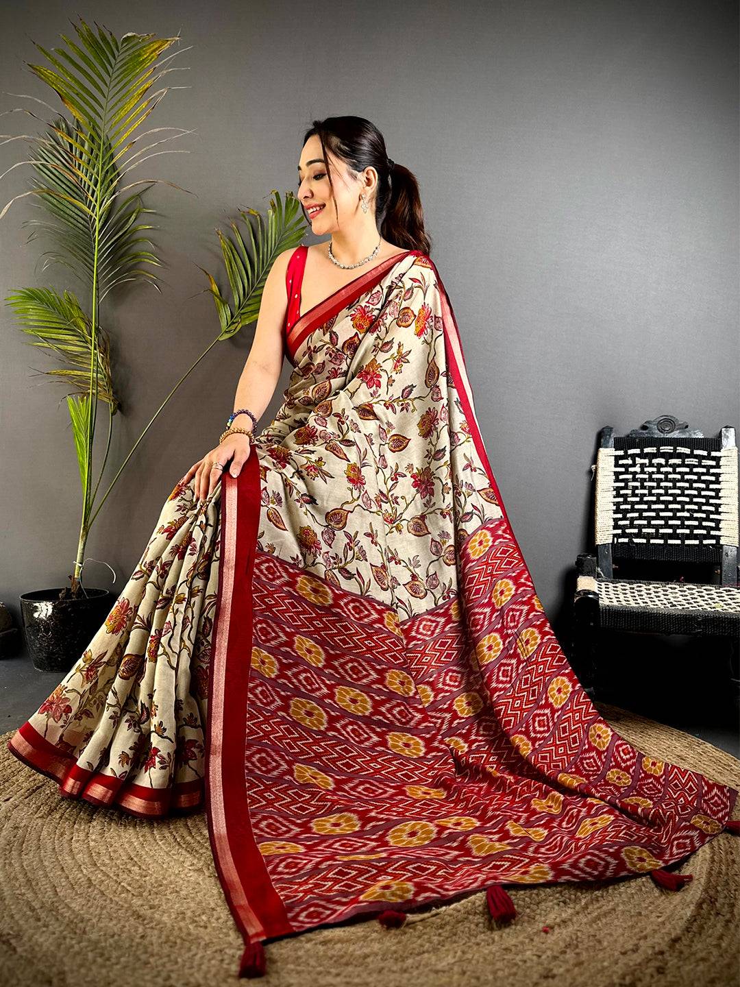 Red Floral Phulkari Mul Cotton Saree - Image 4