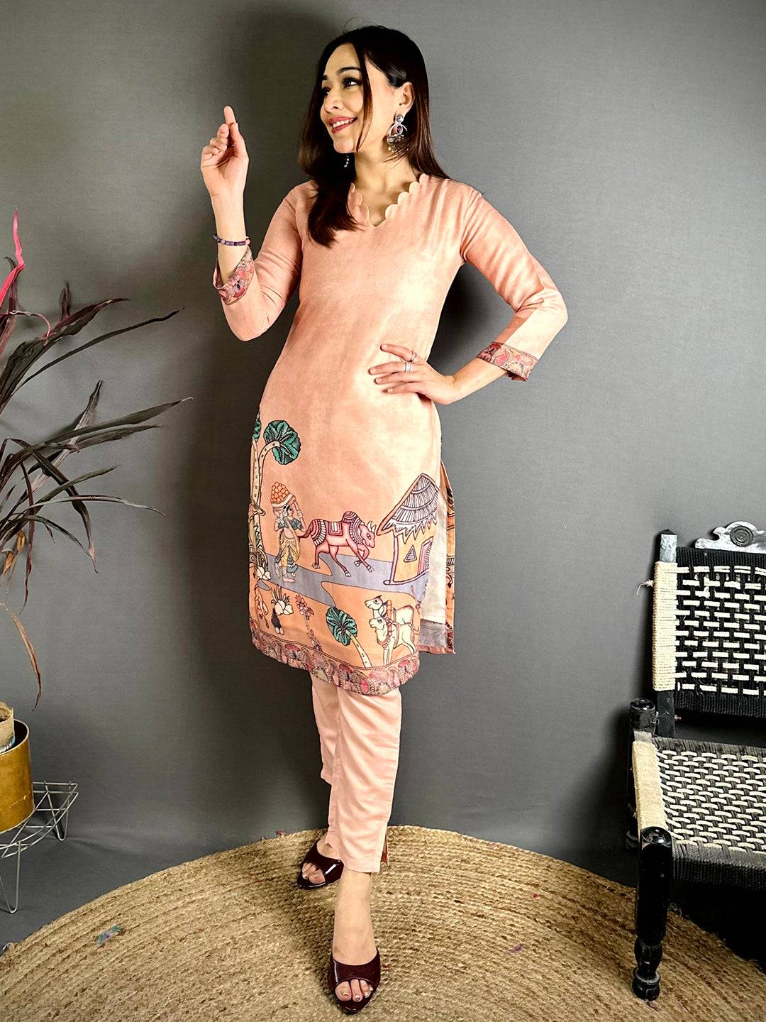 Royal Kalamkari V Scalup Neck Kurti - Image 4